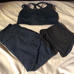 EUC Lululemon Matching Set Navy Blue Teal Size 4/6 Sports Bra & Capris